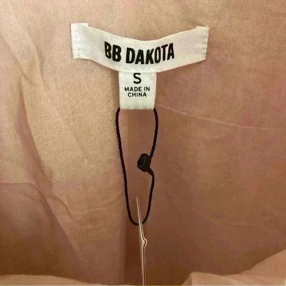 BB Dakota Women's Small Pink Lemonade Lace Dress NEW - Picture 4 of 6